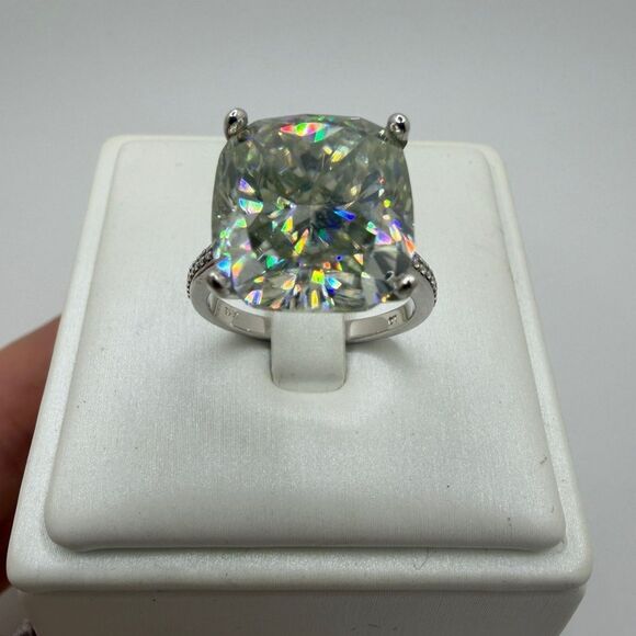 STUNNING 12.4ct cushion cut moissanite, 14k gold, .28ct diamond accents, ring!! - Picture 12 of 14